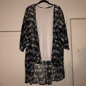 Patterned LuLaRoe Sheer Lindsay Kimono